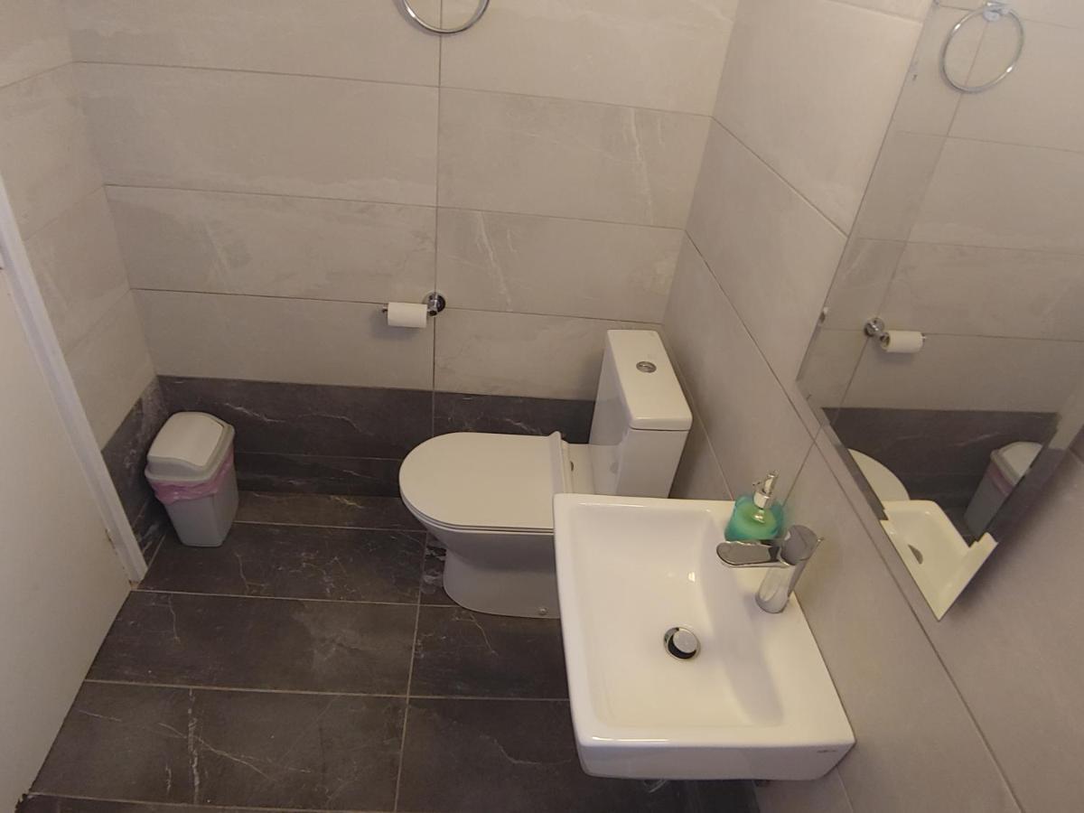 Luxury Apartment In Light House Beach Paphos Buitenkant foto