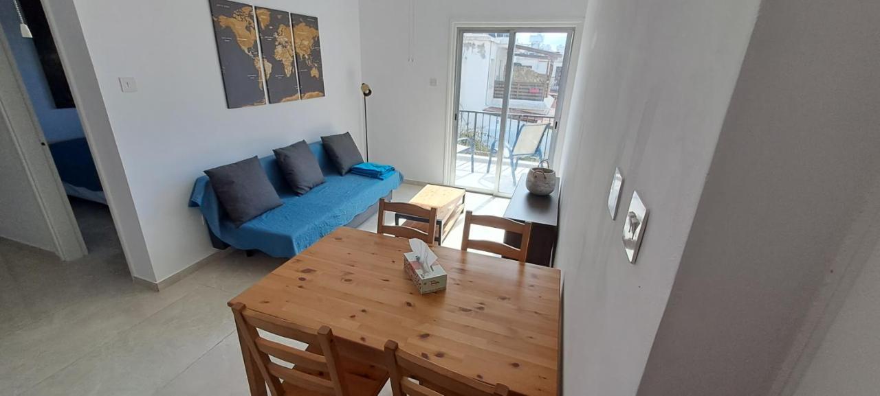 Luxury Apartment In Light House Beach Paphos Buitenkant foto