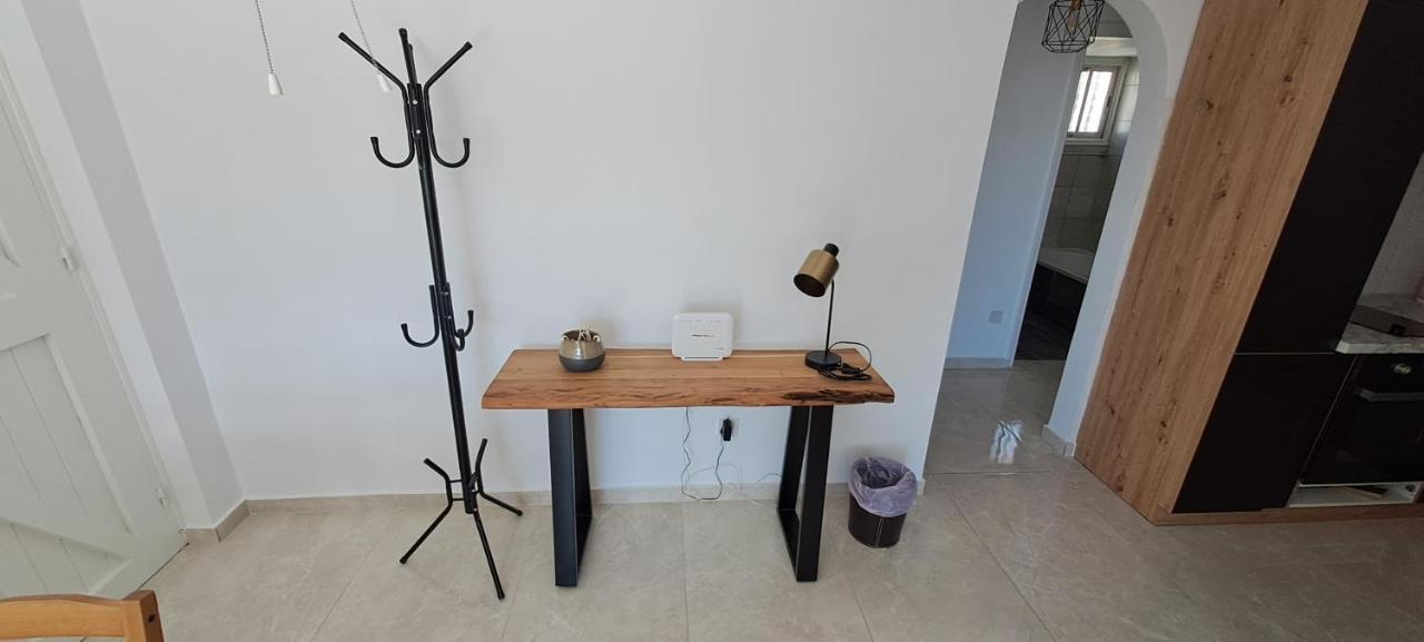 Luxury Apartment In Light House Beach Paphos Buitenkant foto