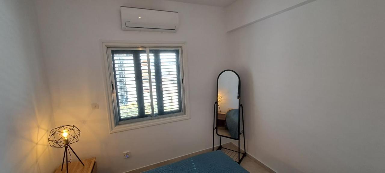 Luxury Apartment In Light House Beach Paphos Buitenkant foto