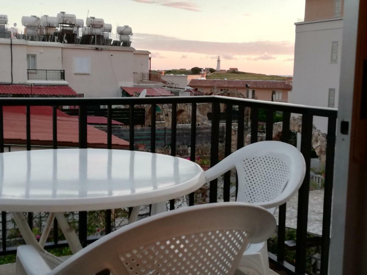 Luxury Apartment In Light House Beach Paphos Buitenkant foto
